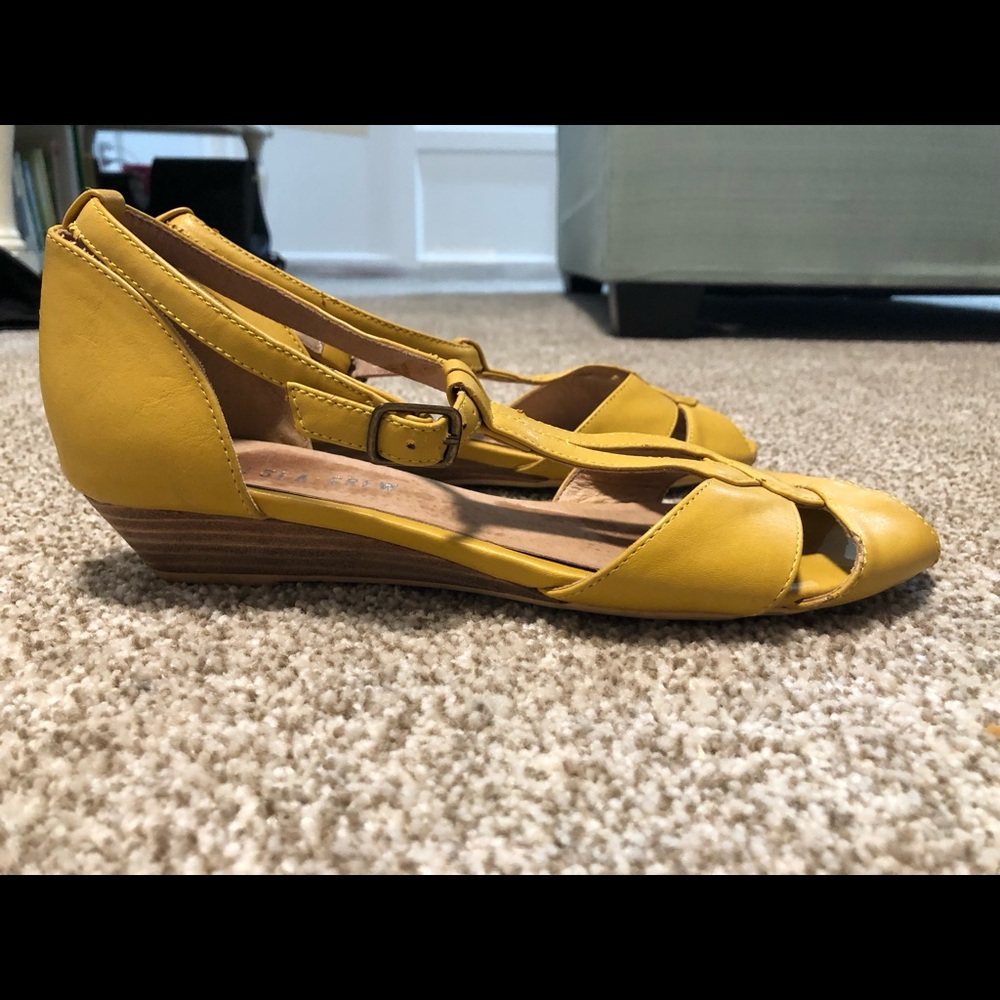 Chelsea Crew mustard yellow sandals